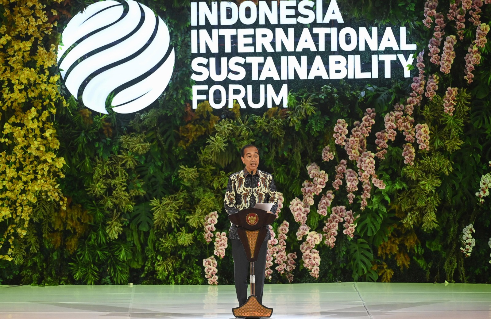 presiden joko widodo membuka isf 2024 serukan peningkatan kerja sama global untuk hadapi krisis iklim 78462