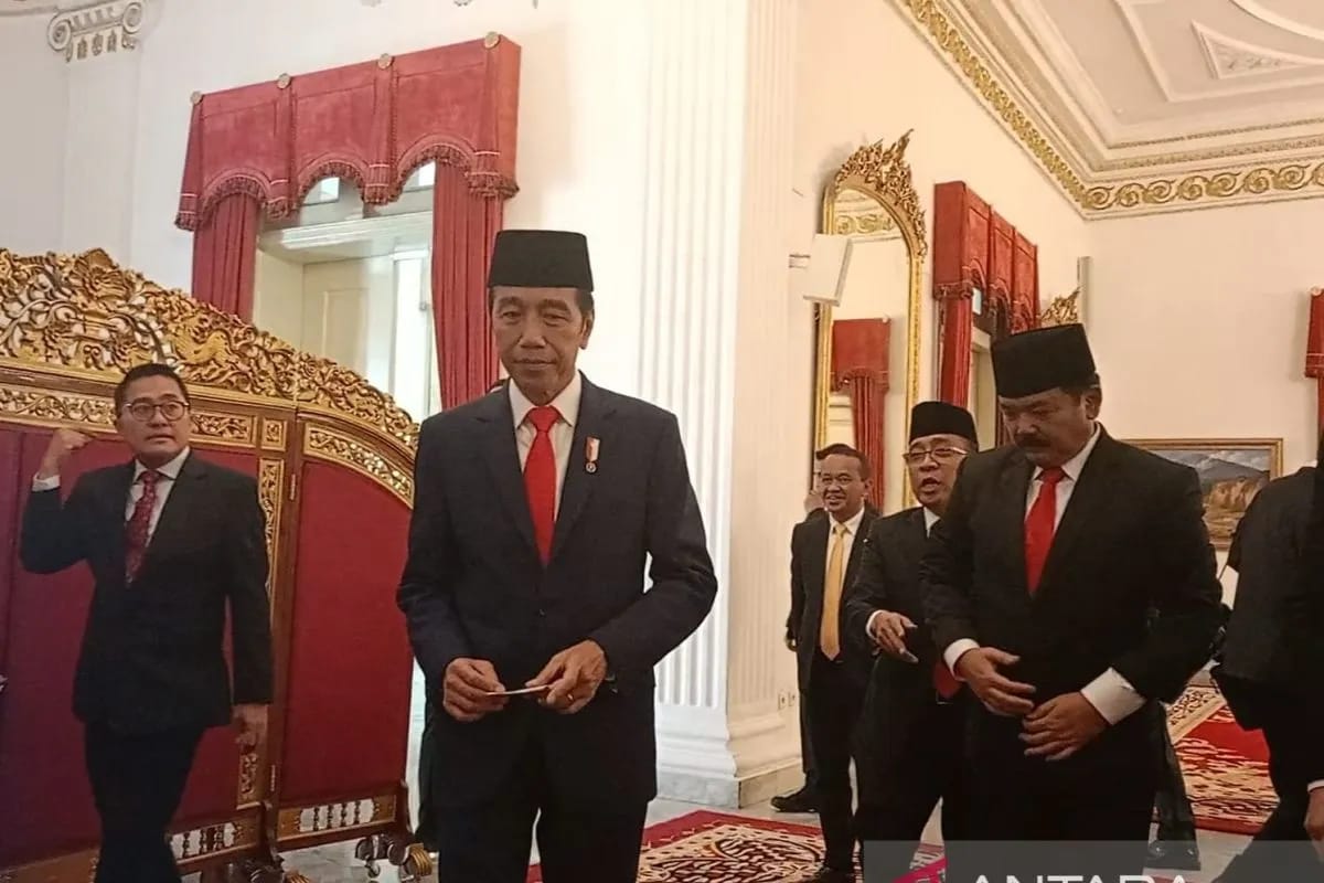presiden jokowi beri pesan soal keamanan dan investasi ke menko polhukam hadi tjahjanto 70458