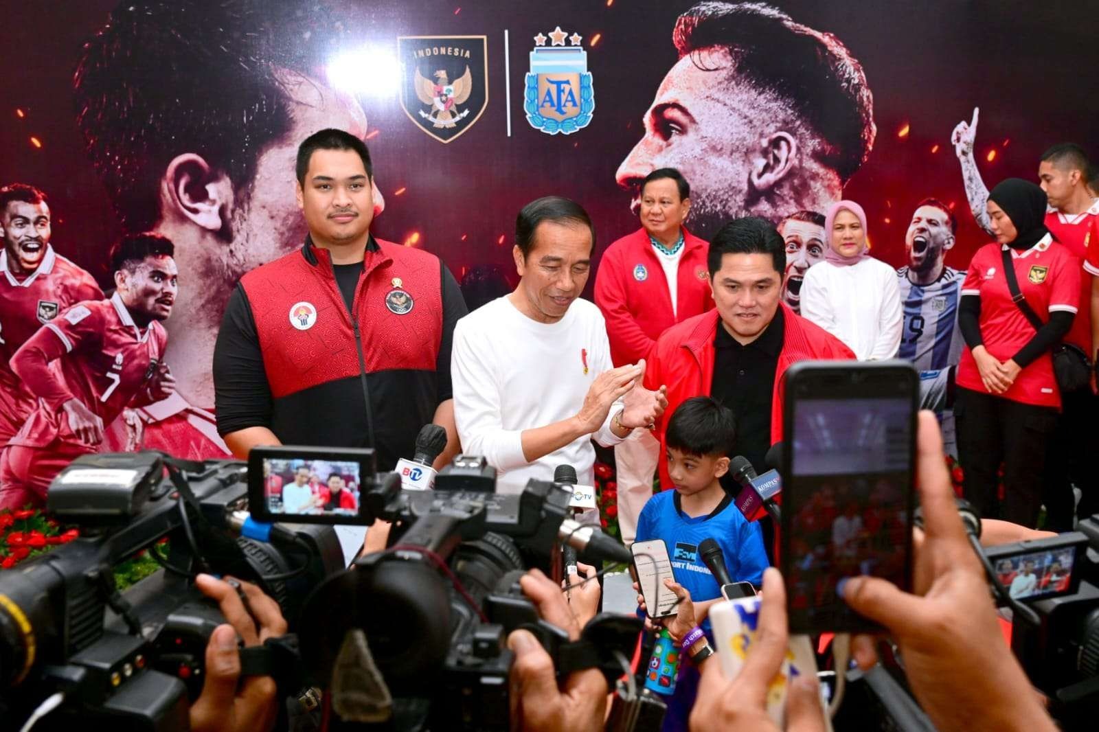 presiden jokowi indonesia merasa terhormat jadi tuan rumah piala dunia u 17 60120