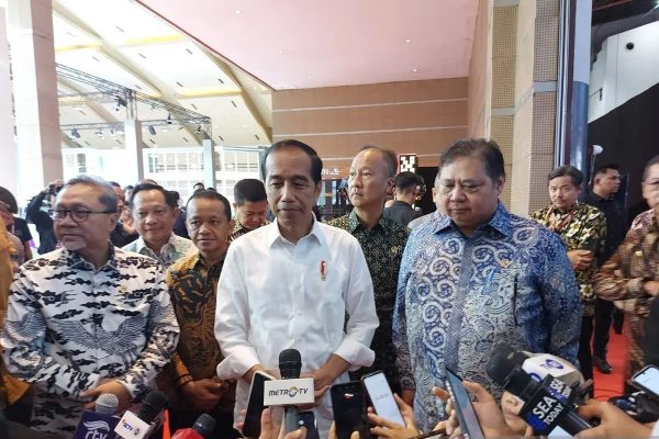 presiden jokowi minta masyarakat tunggu hasil hitung suara resmi kpu soal pilpres 70213