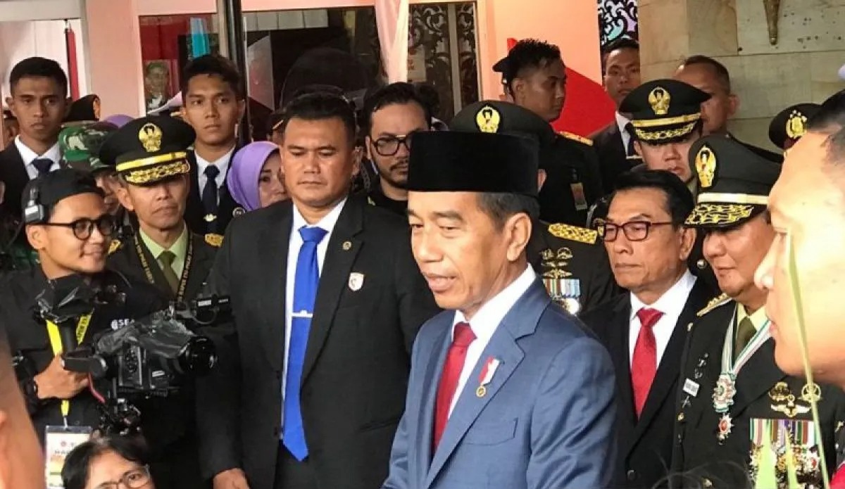 presiden jokowi minta tni polri jadi bagian penting untuk songsong indonesia emas 2045 70762