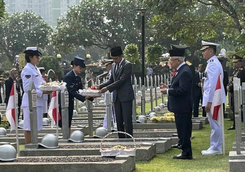 presiden jokowi pimpin upacara ziarah hari pahlawan 66015