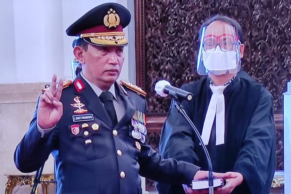presiden jokowi resmi lantik jenderal pol drs listyo sigit prabowo m si jadi kapolri 33345