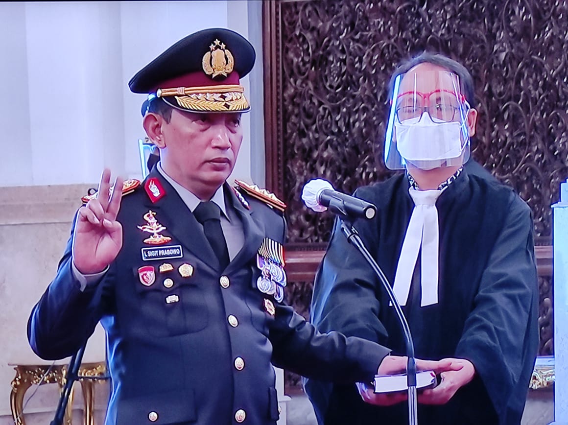 presiden jokowi resmi lantik jenderal pol drs listyo sigit prabowo m si jadi kapolri 33345