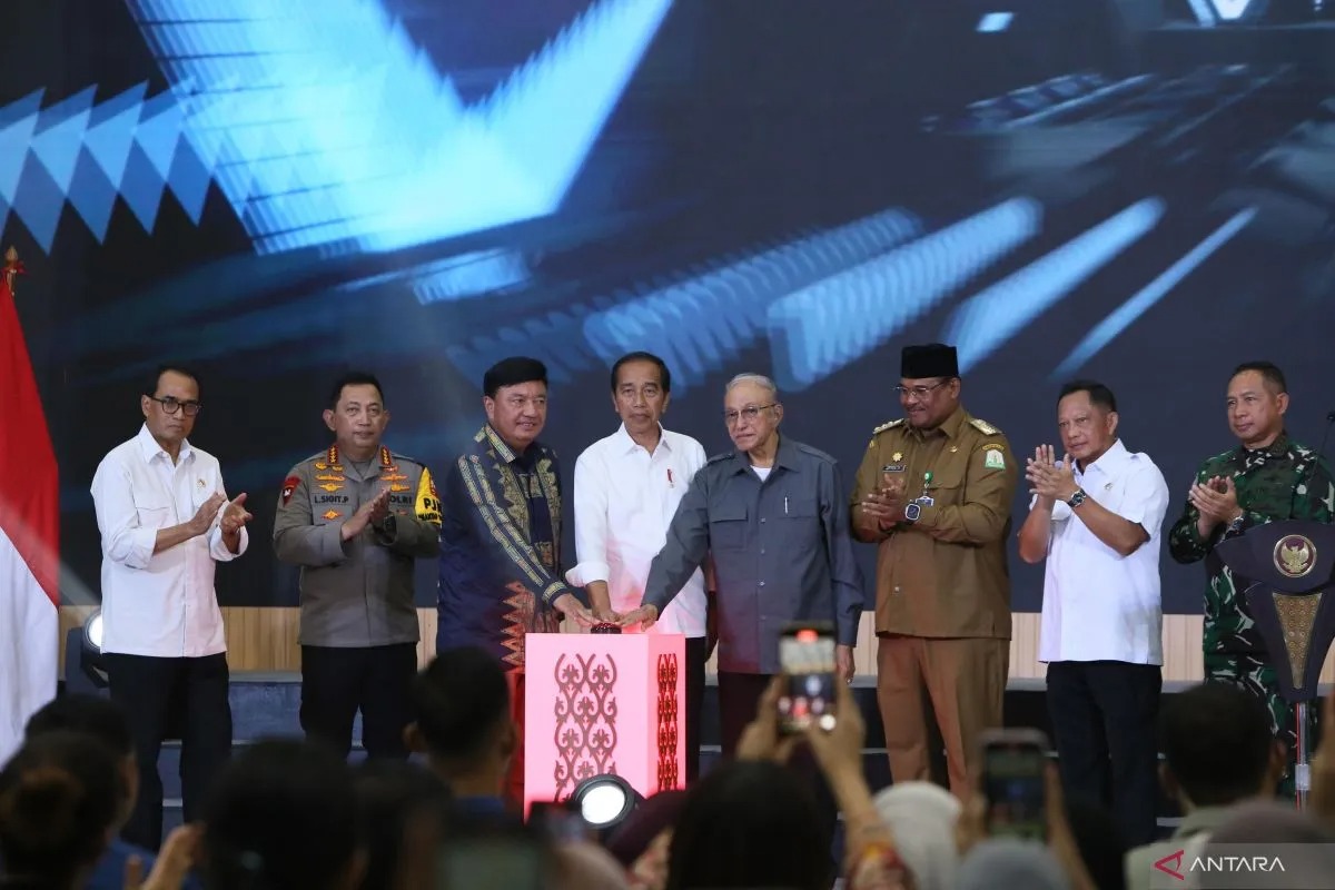 presiden jokowi resmikan gedung anak muda di aceh 79912