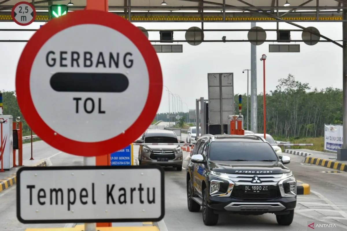 presiden jokowi resmikan jalan tol di sumatera utara 78639