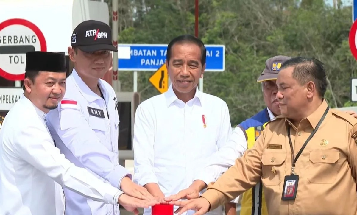 presiden jokowi resmikan jalan tol pekanbaru padang ruas bangkinang pangkalan 74684