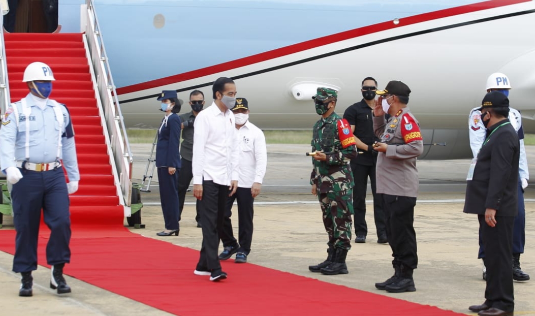 presiden jokowi tinjau posko covid 19 dan food estate di kalteng 34690