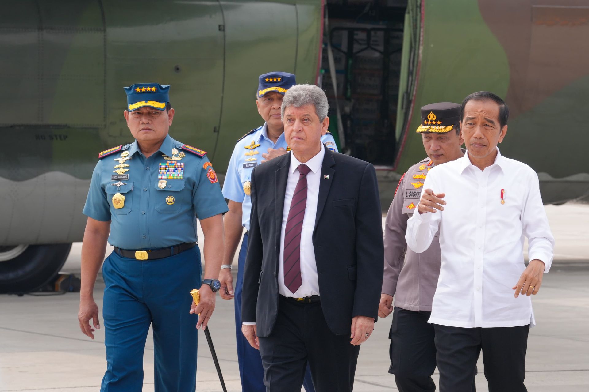 presiden lepas bantuan untuk warga palestina 65766