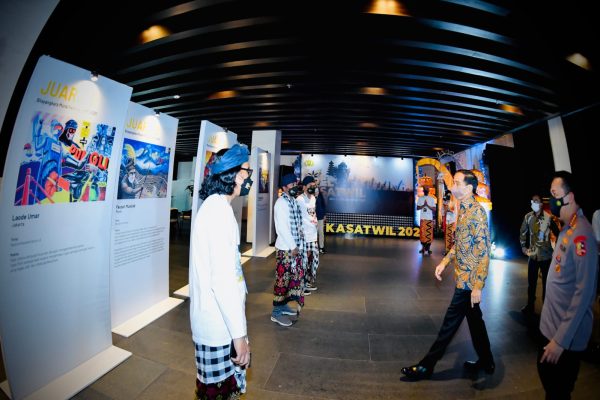 president jokowi the national police chief mural contest has positive results 44418