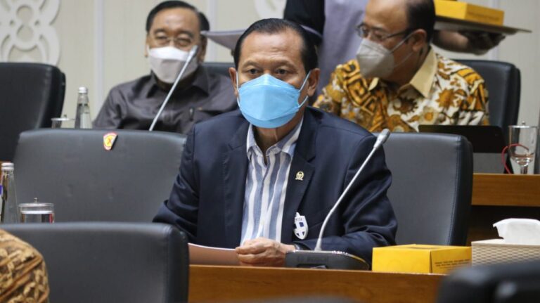 program 100 hari kapolri anggota komisi iii dpr apresiasi program polri sebagai pintu utama restorative justice 9302