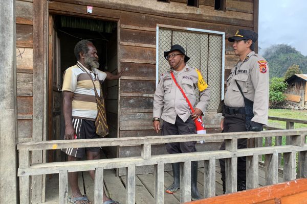 program koteka binmas noken gandeng kepala kampung yokatapa hadirkan kamtibmas kondusif di intan jaya 46045