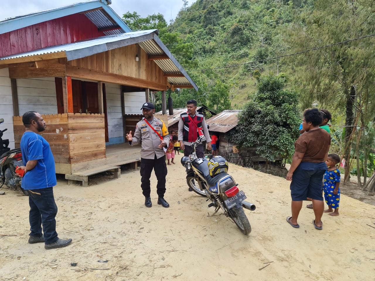 program koteka binmas noken ops damai cartenz sambangi tokoh masyarakat pegunungan bintang 45946