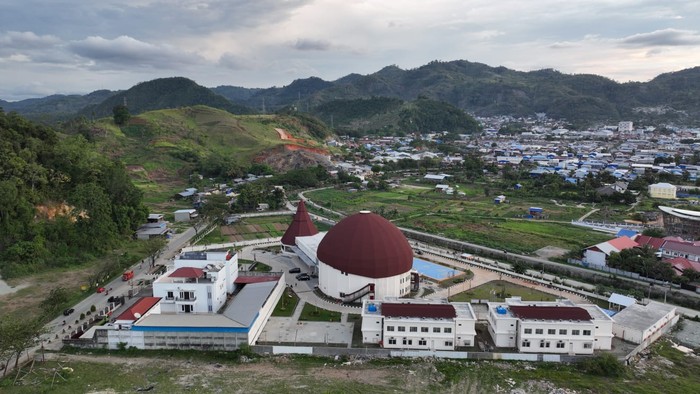 pt pln persero menghadirkan sistem kelistrikan yang handal saat peresmian papua youth creative hub 55917