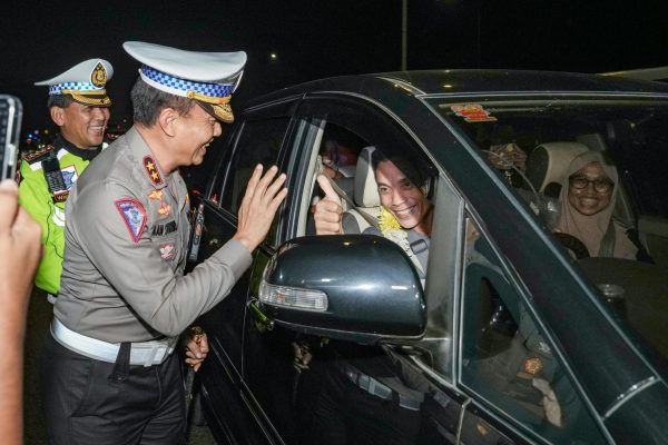 puas dengan sosialisasi masyarakat juga apresiasi kebijakan rekayasa lalin one way dan contraflow 72425