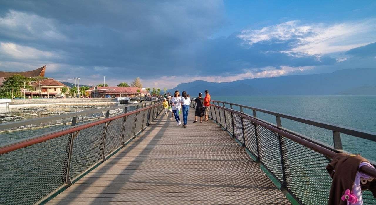 pupr benahi kawasan waterfront city danau toba 77211