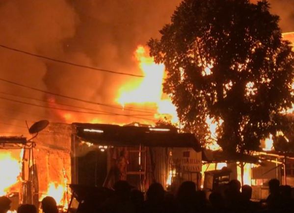puslabfor bareskrim polri turun tangan selidiki penyebab kebakaran pasar gembrong 46370