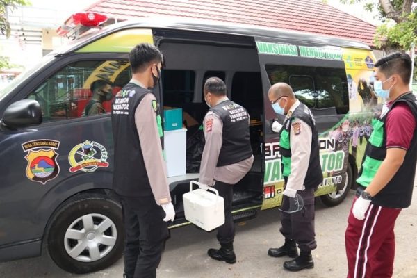 putus rantai penyebaran covid 19 batalyon vaksinator polda ntb siap berikan suntik vaksin hingga pelosok 9035