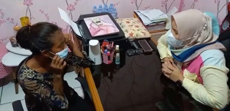 quick action police arrest mother who could persecute her biological child because she cannot get money while begging 43200