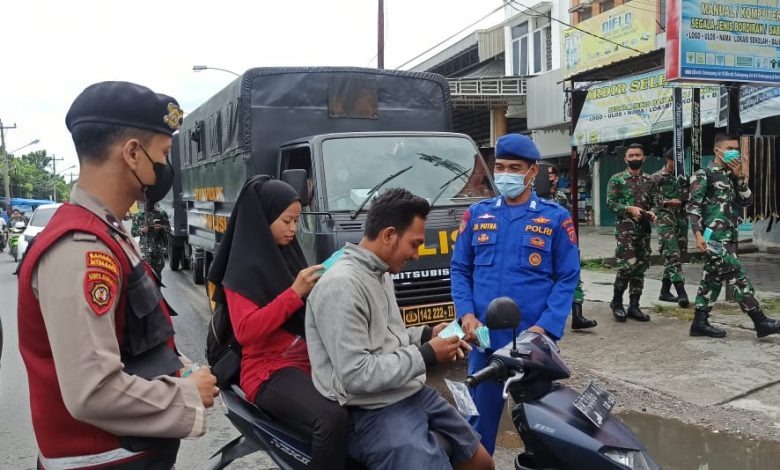 reminding health protocol indonesian national police in north sumatra intensively doing justice operations 43420