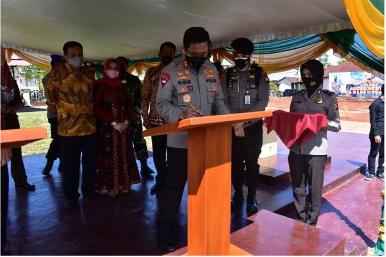 resmikan gedung mako polres kapuas hulu kapolda kalbar kedepankan pelayanan prima kepada masyarakat 27088