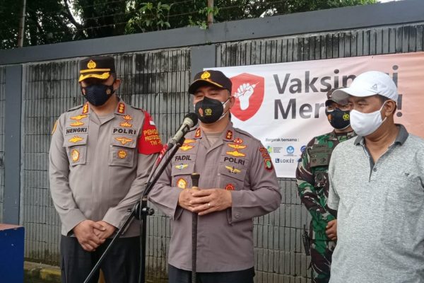 reviewing the implementation of independent vaccination greater jakarta metropolitan regional police chief hopes 4000 residents complete vaccination 41202