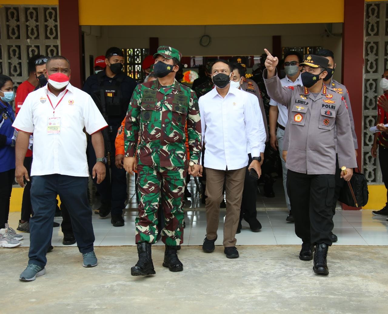 reviewing the national sports week pon venue in mimika the chief of indonesian national police ensures security and health protocol 41563