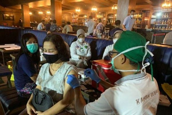 riau authorities collaborate with hollywing to accelerate vaccination 44835