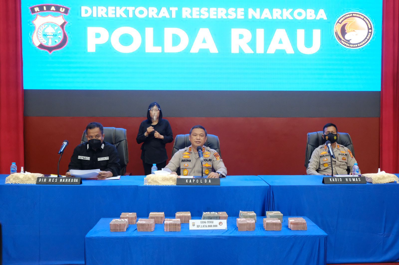 riau regional police arrested accomplice of international drug dealer and seized rp1 billion in cash 44538