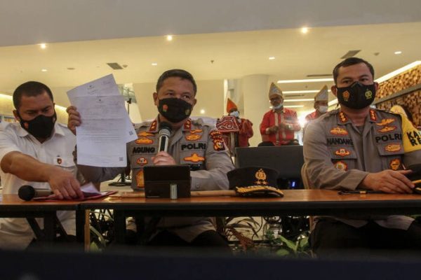 riau regional police arrested the suspect who counterfeit covid 19 free certificate 39143