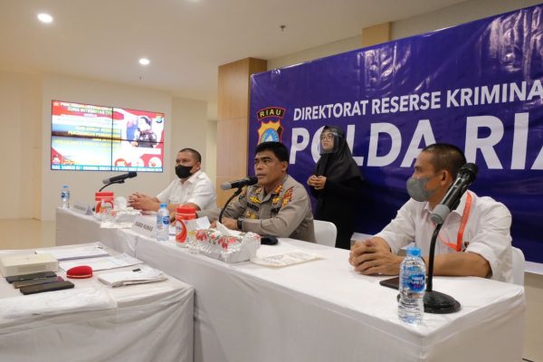 riau regional police reveal cases of embezzlement that lose basic food entrepreneurs worth rp 3 7 billion 42732