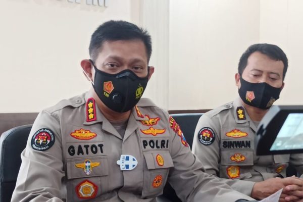 rising covid 19 cases east java regional police ready to guard the strengthening of micro enforcement of restrictions on community activities in indonesia 39402