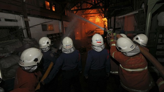 rm jasunda serpong terbakar satu karyawan alami luka bakar 58134