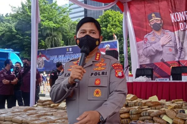 ruining the moral of the nation greater jakarta metropolitan police destroys 1 74 tons of narcotics 44349