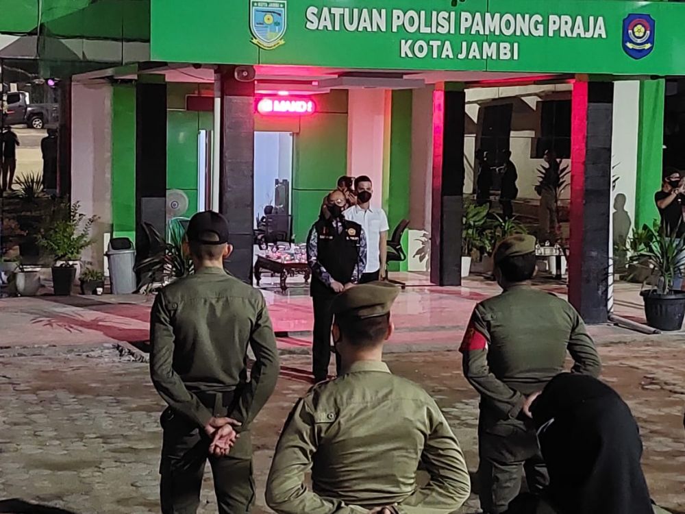 saat pemberlakuan ppkm kapolda jambi imbau petugas laksanakan tugas dengan humanis 29362