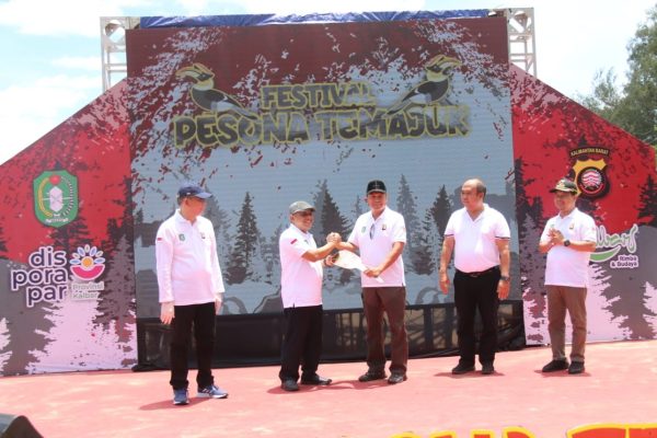 sambut hari lalu lintas ke 67 polda kalbar bersama pemerintah provinsi gelar festival pesona temajuk 50057