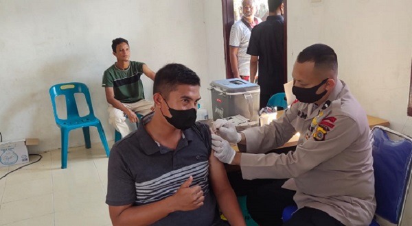 satbrimob polda aceh menggelar vaksinasi presisi demi mencegah penyebaran covid 19 37561