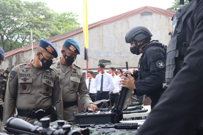 satbrimob polda sulsel gelar apel kesiapan bko ke papua 26845