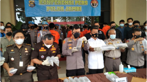 satgas benur polda jambi berhasil mengamankan 243 817 ekor benih lobster senilai 26 m 16154
