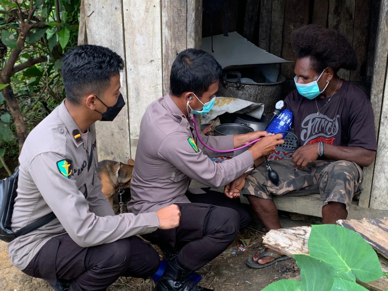 satgas binmas noken terus berikan pelayanan kepada masyarakat yahukimo 45891