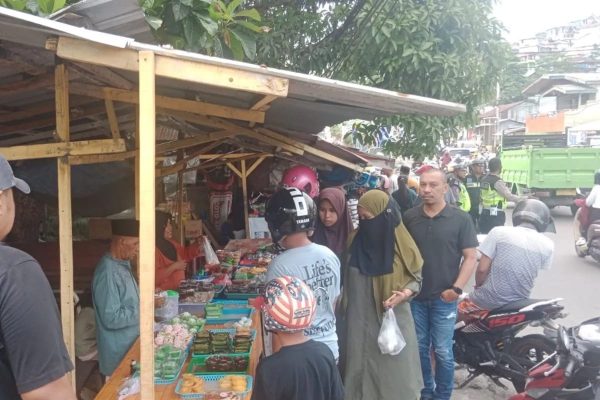 satgas pangan polda maluku awasi penjualan takjil 71340