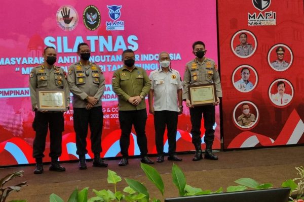 satgas saber pungli provinsi banten mendapat penghargaan mapi award 23031