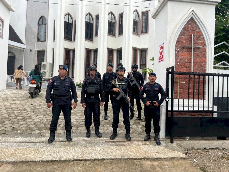 satgas tindak ops lilin 2024 polda ntt gelar patroli sambang dan pengamanan di gereja prioritas serta titik keramaian masyarakat 82228