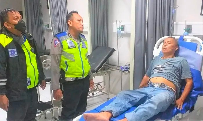 satlantas polresta bogor kota bantu sopir angkot yang alami sesak nafas 46619