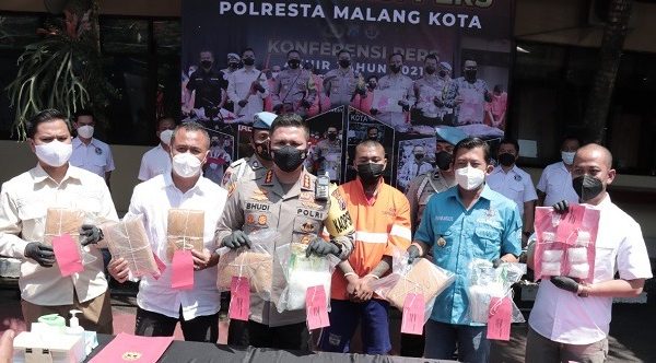 satresnarkoba polresta malang kota berhasil gagalkan upaya peredaran narkoba jenis shabu dan ganja 92 kg 45193