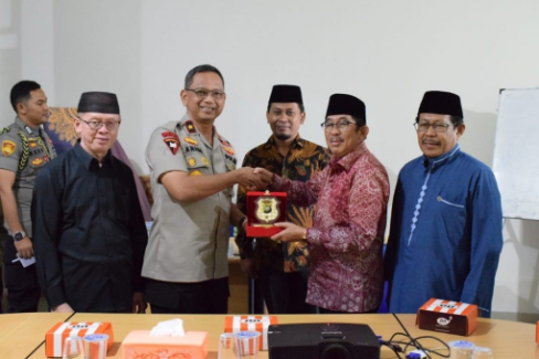 satu bulan menjabat kapolda babel jalin silaturahmi dengan ketua mui pangkal pinang 12773