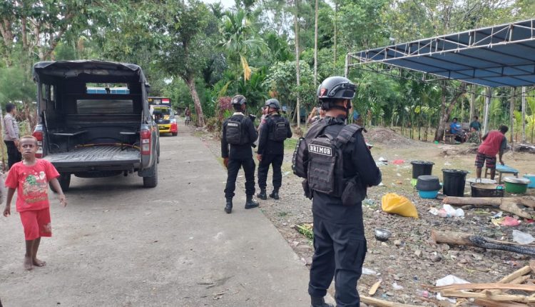 satuan brimob dan polres mimika tingkatkan keamanan di wilayah kwamki narama 53129