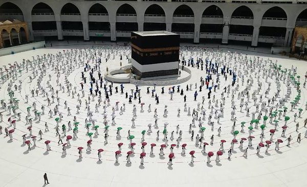 saudi arabia accepts one million pilgrims to mecca 45808