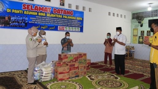sebagai wujud kepedulian polri rs bhayangkara salurkan bantuan ke panti asuhan bina sejahtera palangkaraya 9594