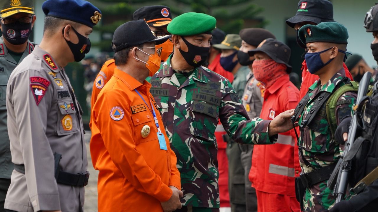 sebanyak 135 personel satgas karhutla provinsi jambi diterjunkan di dua kabupaten rawan karhutla 17940